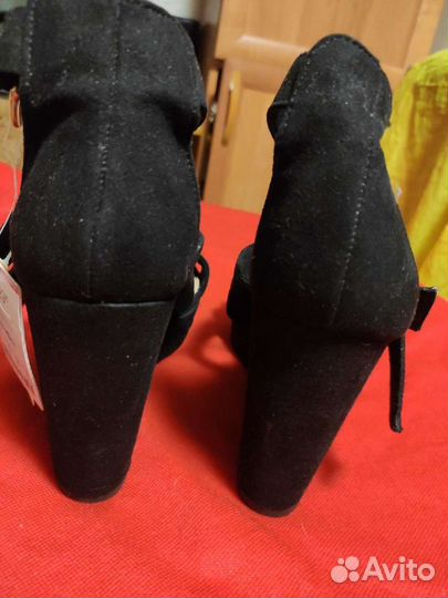 Босоножки stradivarius