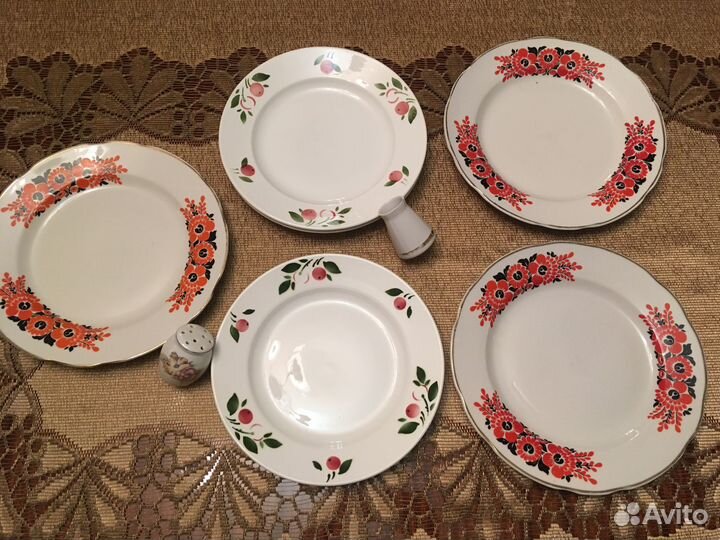 Блюда, тарелки, салатники