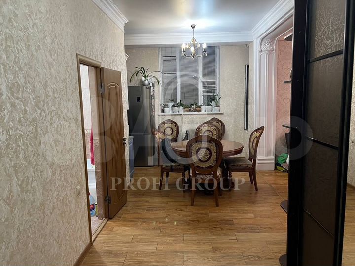 2-к. квартира, 73 м², 1/6 эт.