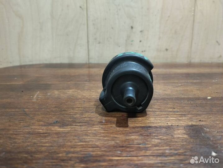 Клапан вентиляции топливного бака Audi A6 C5 (ящик