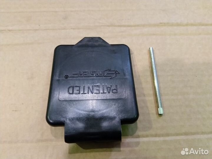 65882 Крышка мультиконнектора на трактор Avant