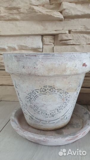 Горшок для цветов глиняный