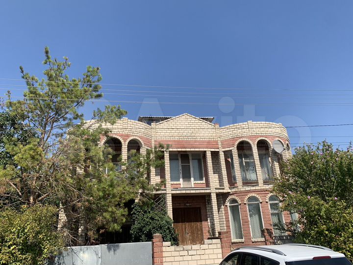 Дом 423 м² на участке 9 сот.