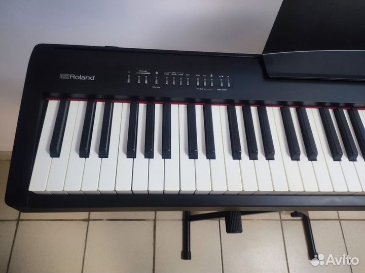 Roland FP-30 Цифровое пианино