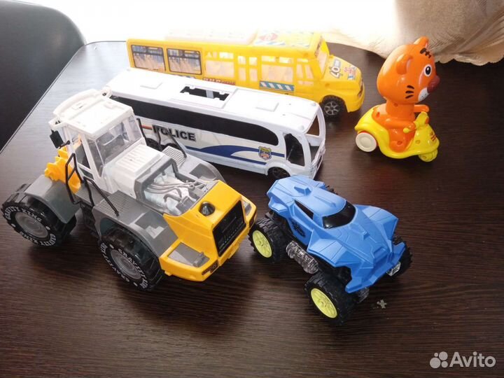 Детские машинки игрушки пакетом трактор,автобус