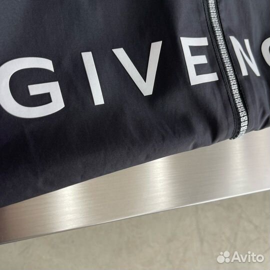 Ветровка Givenchy
