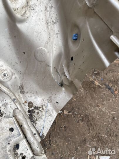 Передняя левая четверть Toyota Camry 50