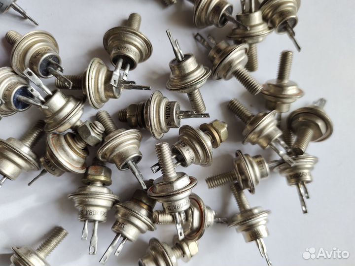 Симисторы, Тиристоры