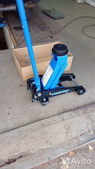 Домкрат гидравлический подкатной 3 тонны 480 мм