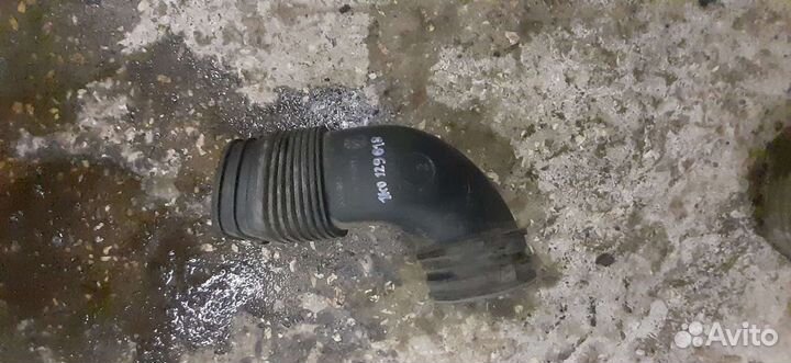 Патрубок воздухозаборника Skoda Yeti 1.2 2011