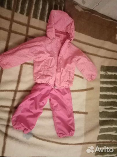 Демисезонный костюм на девочку 92