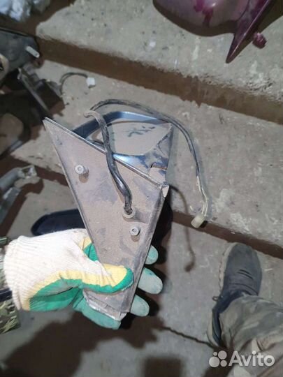 Зеркало боковое правое на вольво 740