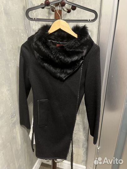 Пальто шерстяное