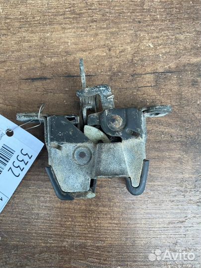 Замок крышки багажника Volvo 460 1 1990