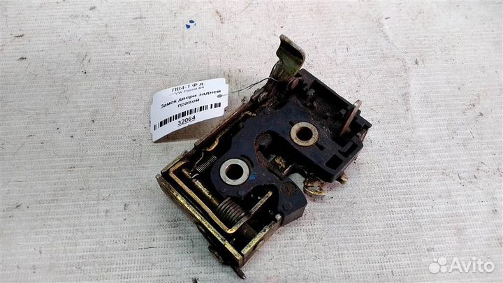 Замок двери задней правой volkswagen Passat B4 94