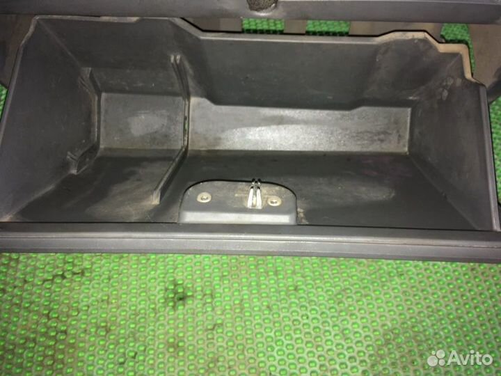 Бардачок Chevrolet Lacetti F16D3 2008