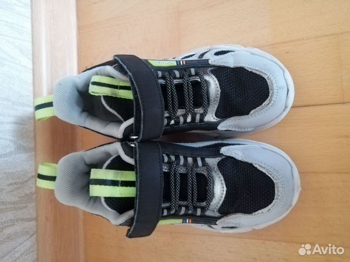 Кроссовки Jomota 31 размер