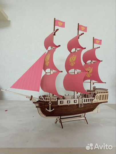 Сборная модель парусника из дерева