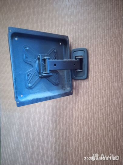 Кронштейн для телевизора поворотный