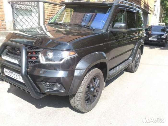 Козырек над лобовым стеклом УАЗ Патриот