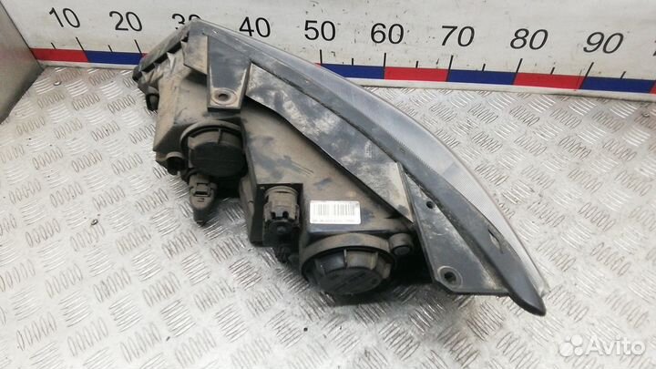 Фара правая Kia Sorento 2 2011