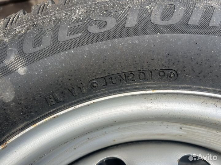 Bridgestone Blizzak Spike-01 205/70 R15