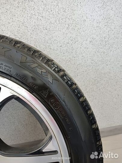 Bridgestone Blizzak VRX 245/45 R17 95H