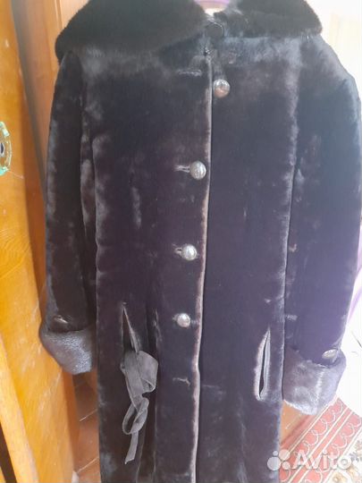 Шуба мутоновая с капюшоном длинная