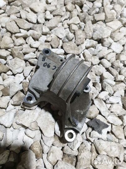 Кронштейн Volvo XC90 Вольво