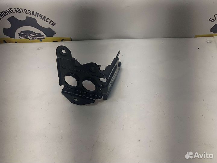 Кронштейн гидроблока тормозного Mercedes W447