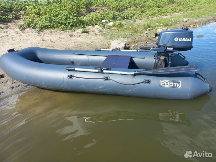 Лодка с мотором