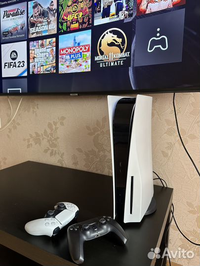 Sony playstation 5 CFI 1218A новая 2 джойстика
