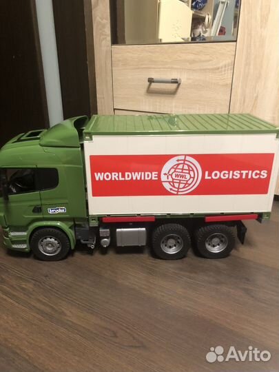 Bruder Грузовик с Дорожными Знаками