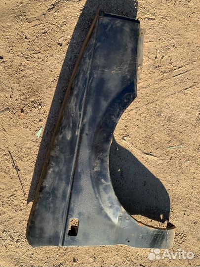 Крыло правое Volkswagen Passat B3 1988