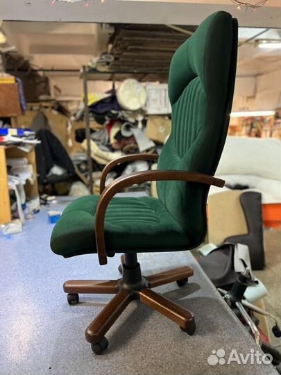 Кресло руководителя компьютерное в ткани