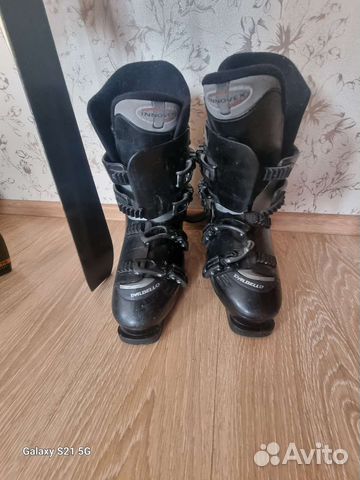 Горные лыжи и ботинки