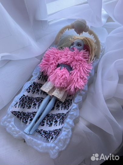 Монстер хай эбби с кроватью