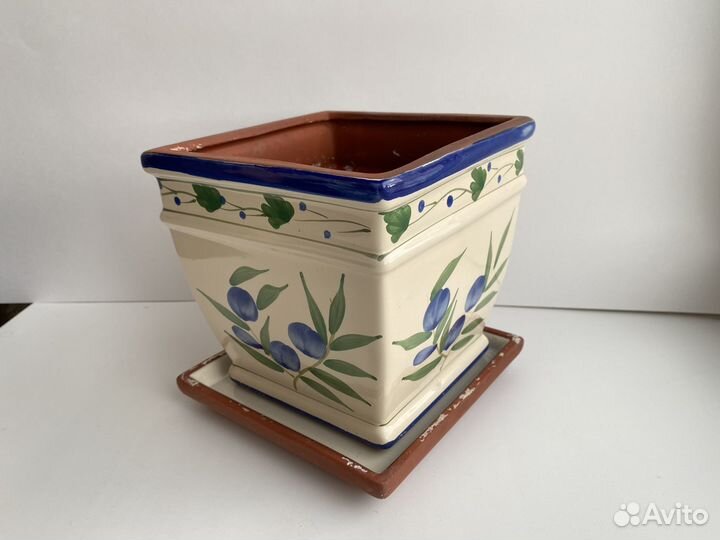 Кашпо горшок для цветов