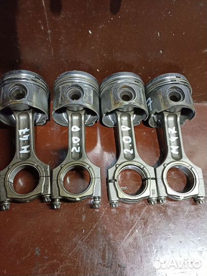 Поршень с шатуном Bmw 3 E46 M47 2004