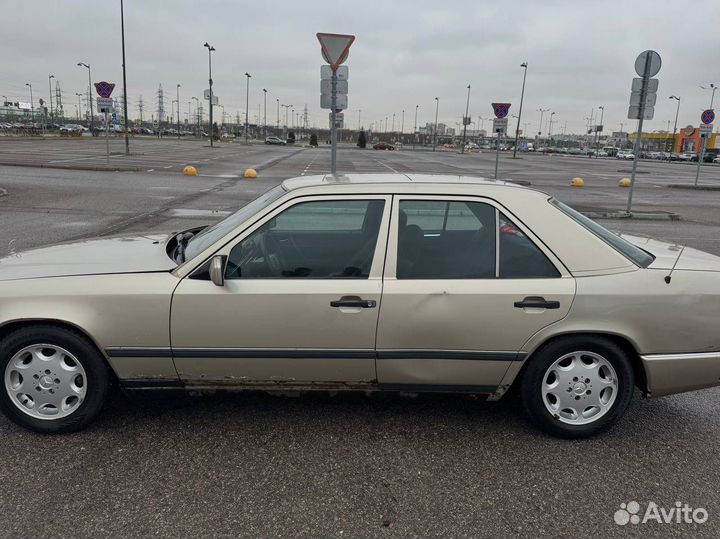 Mercedes-Benz W124 2.3 AT, 1988, битый, 46 228 км