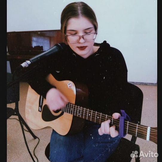 Учитель музыки (гитара, укулеле)