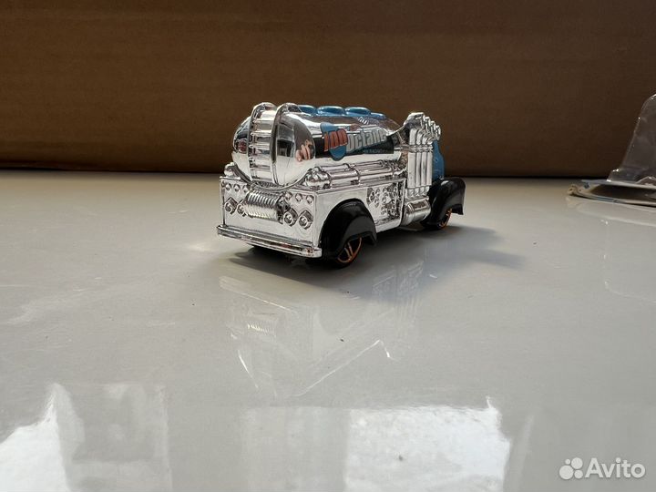 Модель hot wheels fast gassin