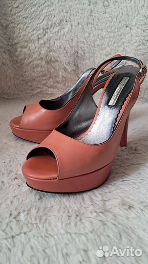 Фирменные босоножки коралловые Mario cerutti