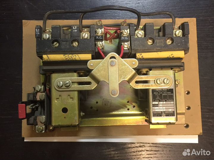 Пускатель реверсивный с тепловым реле squared