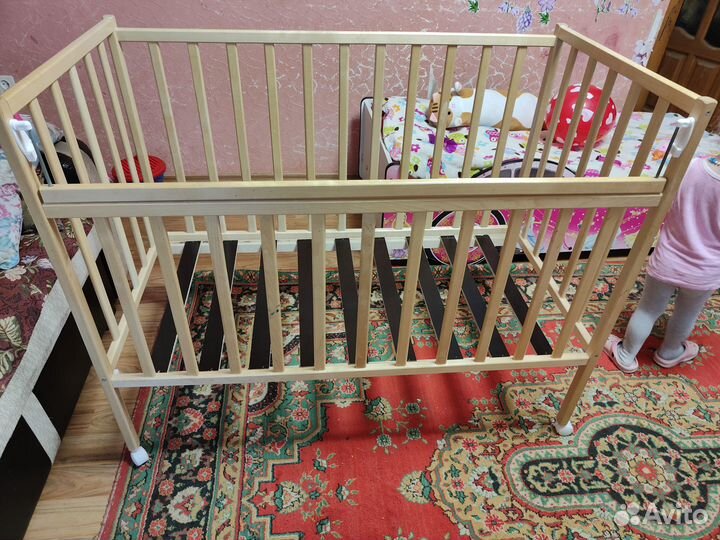 Детская кроватка