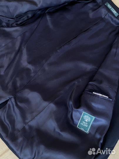 Костюм тройка для мальчика 146 состояние отл