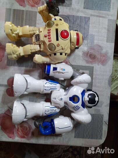 Механические игрушки роботы