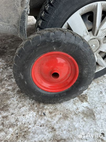 Колесо от тачки садовой