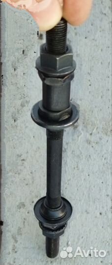 Задняя ось на велосипед универсальная