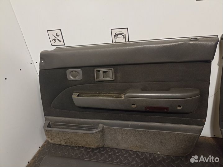 Обшивка двери для Toyota 4 Runner / Hilux Surf